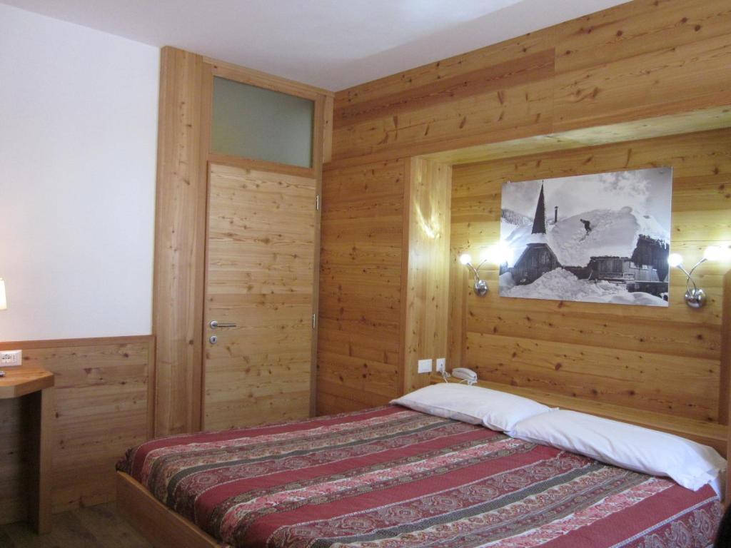 Hotel Garni Arnica ***S Madonna Zimmer foto