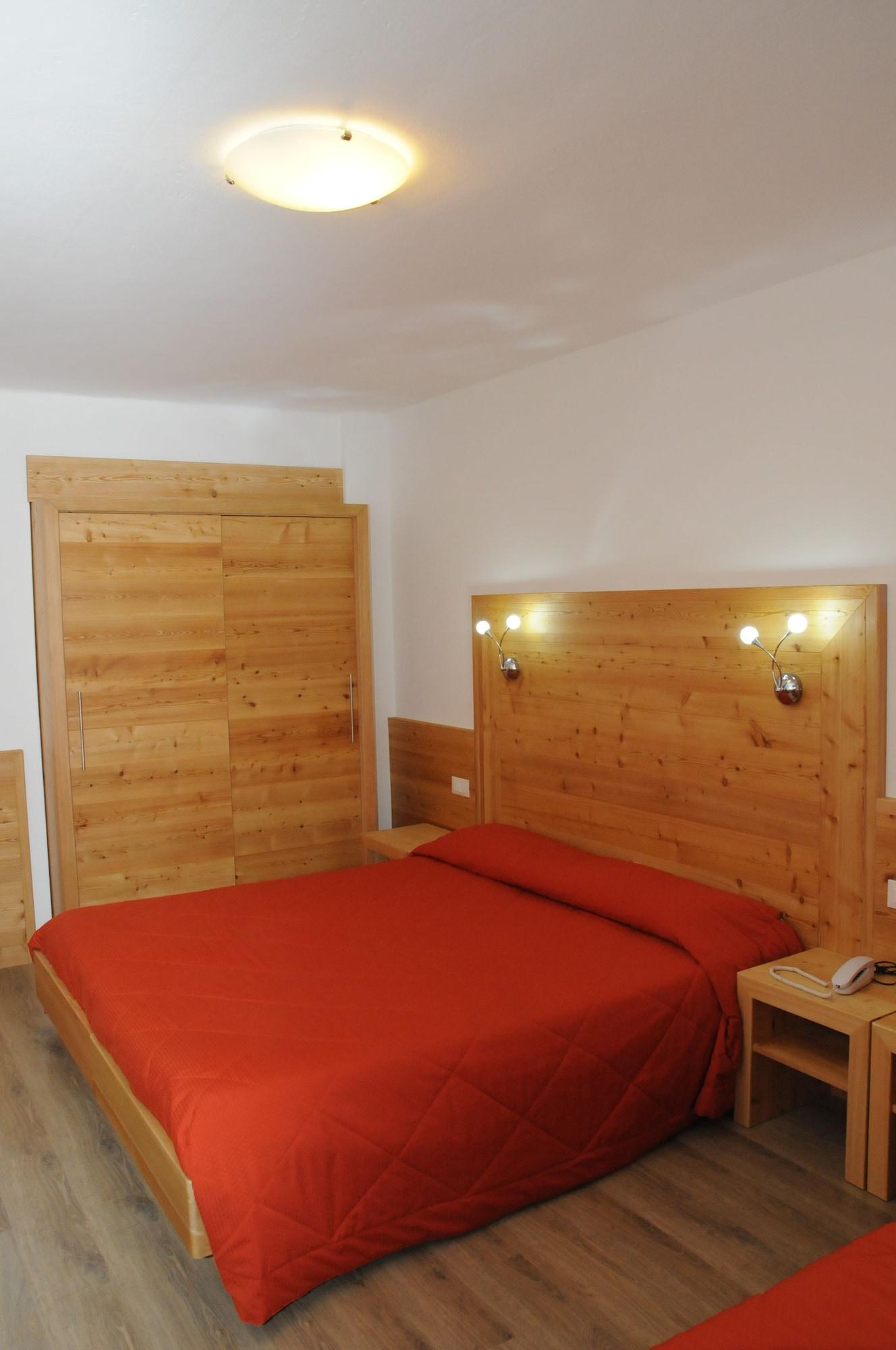 Hotel Garni Arnica ***S Madonna Exterior foto